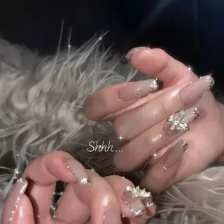 ネイル Shhh ...のネイルデザイン