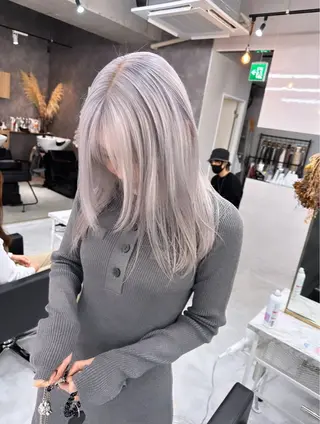 セミロング カラー ヘアアレンジ ブリーチ/ヘアケア 🪞TAKUMA🪞のヘアスタイル