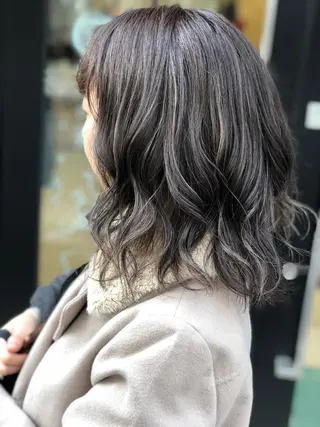 ミディアム カラー 樋渡 侑希のヘアスタイル