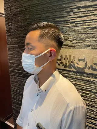 ショート メンズ 海老原 コウのヘアスタイル