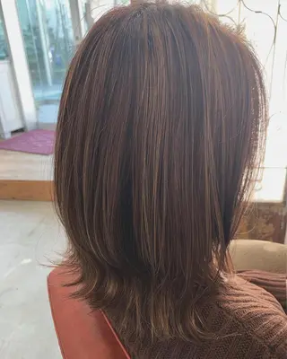 ミディアム カラー fio マナミのヘアスタイル