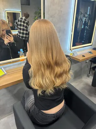 ロング カラー パーマ ヘアアレンジ 透明感ブリーチカラー 🌈TOMOHIROのヘアスタイル