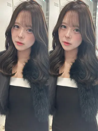 ロング 韓国ヘア/ブリーチ無 しWカラー/オリーブのヘアスタイル