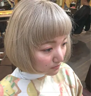 ミディアム カラー ORIKA 美容室のヘアスタイル