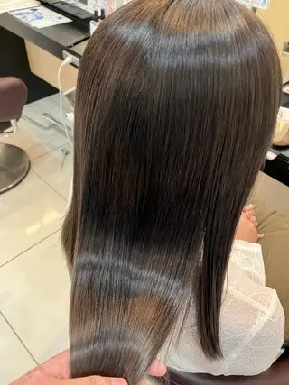 ミディアム yukari 艶髪ヘアのヘアスタイル
