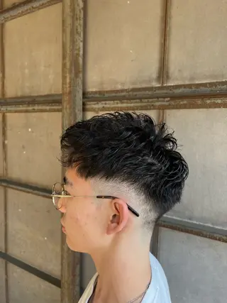 ショート パーマ メンズ MIRUCO by KURAKU所属・⭐️ハイトーンカラー ⭐️メンズパーマ達成のヘアスタイル