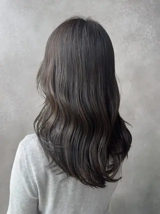 ロング PLUSISM Velen所属・カラーリスト 鉄平のヘアスタイル