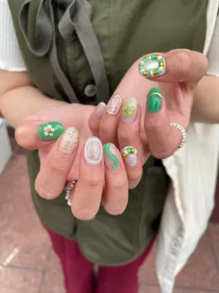 ネイル F. Lenaのネイルデザイン