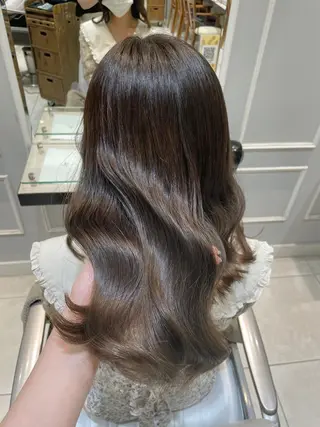 セミロング 🩶赤み消しカラー 🐈‍⬛荻野美思🐾のヘアスタイル