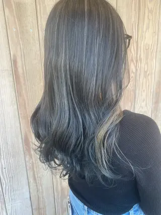 ロング 西田 朋華のヘアスタイル