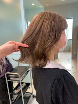 ミディアム カラー ナチュラルベージュ 🧸yuuna🧋のヘアスタイル