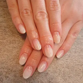 ネイル ジェヌインネイル 河内のネイルデザイン