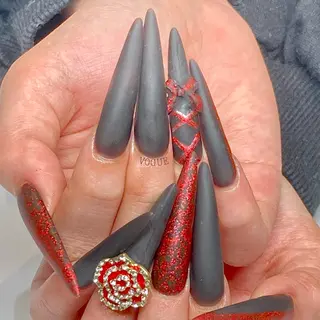 ネイル VOGUE ×SWANのネイルデザイン