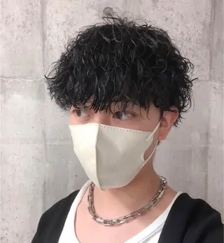 ショート パーマ メンズ ショート、韓国メンズ ヘアのかつらぎのヘアスタイル