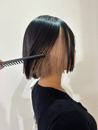 ミディアム カラー Yuna/ベージュ ダブルカラーのヘアスタイル