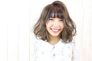 ショート ミディアム セミロング ロング カラー パーマ ハイトーン特化🤍 浦住のヘアスタイル