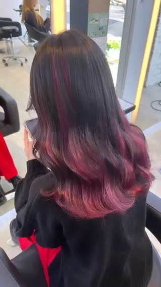 ロング カラー ブリーチ/髪質改善/ ハイトーン/暖色のヘアスタイル