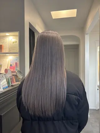 セミロング カラー 栗林 茉那のヘアスタイル