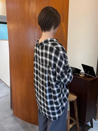 ショート カラー toi【トワ】所属・安達 俊亮のヘアスタイル