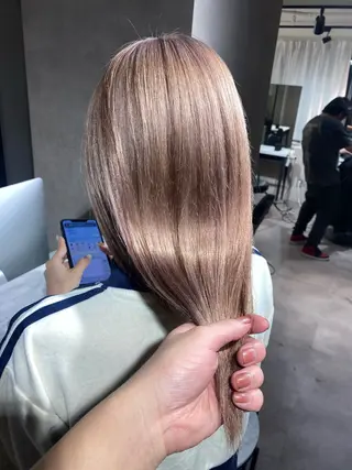 カラー Seleneコウキ ブリーチ/ハイトーンのヘアスタイル