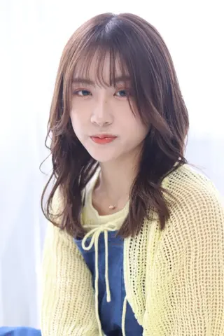 セミロング 朝海 咲希のヘアスタイル