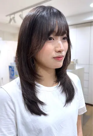 セミロング カラー Happiness CLOVER八木店所属・石井 陽海のヘアスタイル