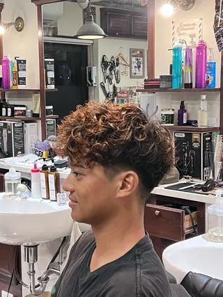 ショート カラー パーマ neuer bar ber虎太郎のヘアスタイル