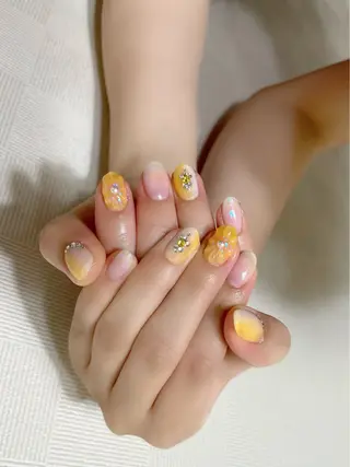 ミディアム え まのネイルデザイン