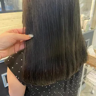 セミロング カラー スナコザワ レナのヘアスタイル