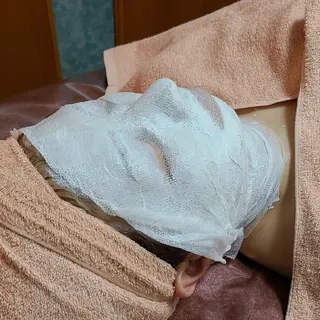 顔ツボ整顔セラピスト 三根百恵のエステ・リラクイメージ