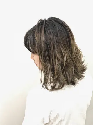 ミディアム カラー ブリーチカラー/ 岩破瑞希のヘアスタイル