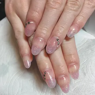 ネイル THECOLORS所属・近貞 莉奈のネイルデザイン