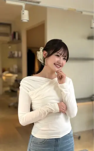 セミロング ♥️透明感×抜け感 ベージュ/佑珠♥️のヘアスタイル