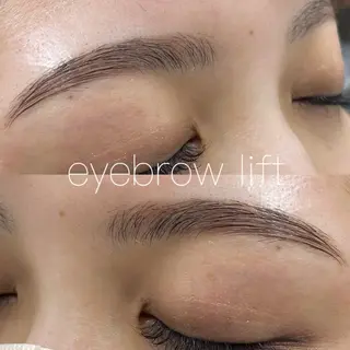 アイブロウ WHITE EYE銀座店所属・山口 菜月の眉毛・アイブロウイメージ