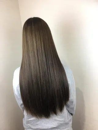 ロング ブリーチなしダブル/ レイヤーカット 小棹のヘアスタイル