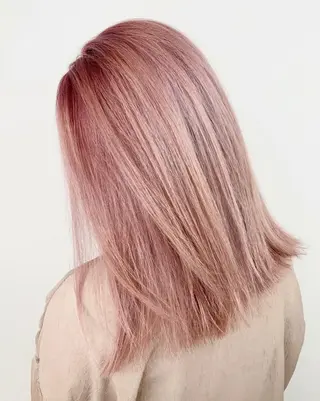 セミロング カラー N° aria 三軒茶屋のヘアスタイル