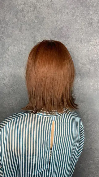 ミディアム カラー AiRU hair MIYUUのヘアスタイル