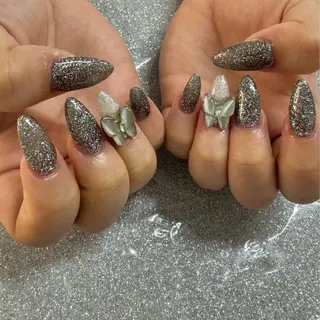 ネイル VIERU 🌈🎀💖のネイルデザイン