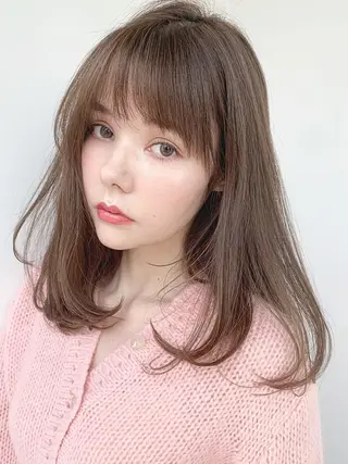カラー セミロング 工藤 梨花のヘアスタイル