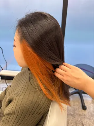 セミロング カラー makoto⌇レイヤ ー⌇艶カラー🍒‎のヘアスタイル