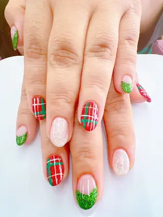 セミロング Nailsalon Reine所属・玉栄 伶奈のネイルデザイン