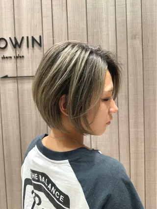 ショート カラー ヘアアレンジ SALOWIN京都河原町Suite店所属・外国人風レイヤー/ ハイトーンSHUのヘアスタイル