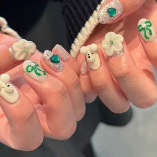 ミディアム m kaori𓃟のネイルデザイン