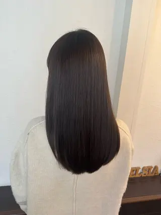セミロング 難波 茜のヘアスタイル