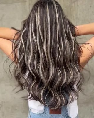 ロング 🌺ハイライトカラー HINA🌺のヘアスタイル