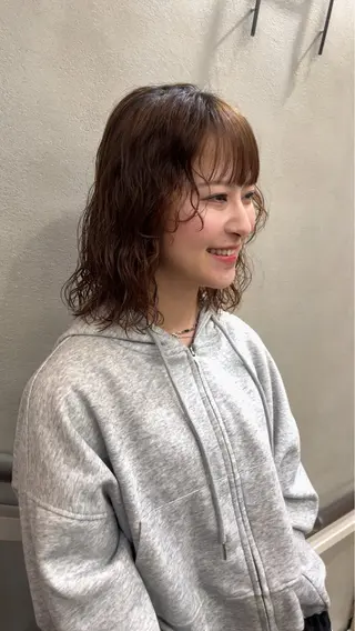 セミロング パーマ 佐藤 永夏のヘアスタイル