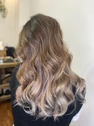 ロング カラー Lizir  ルズィール所属・Luzir⭐︎ GEN⭐︎のヘアスタイル