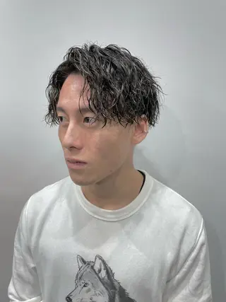 ミディアム パーマ メンズ 💈メンズパーマ💈 ナカザワ リョウのヘアスタイル