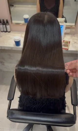 ロング ガレリアエレガンテ　サカエテン所属・田中俊　縮毛矯正 髪質改善のヘアスタイル