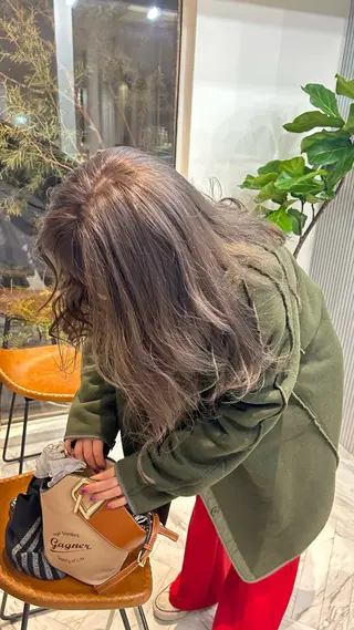 セミロング カラー じゅわっと暖色カラー 🍊Moemiのヘアスタイル